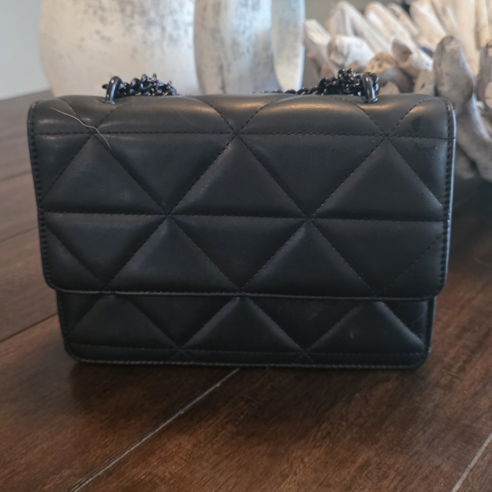 Black Quilted Crossbody Bag with Chain Strap
